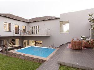 5 Bed House in Olympus AH