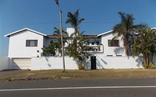 9 Bedroom House in Brighton Beach