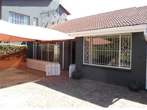 2 Bed Townhouse in Highway Gardens