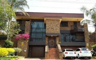 5 Bedroom House in Laudium