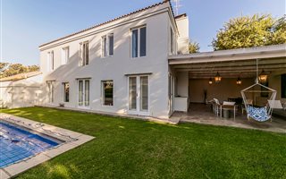 4 Bedroom House in Dainfern
