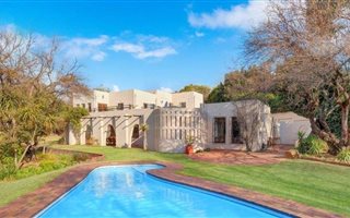 6 Bedroom House in Duxberry