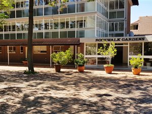 1 Bed Apartment in Hurl Park