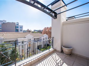 2.5 Bed Apartment in Elton Hill