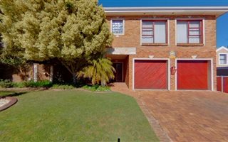 4 Bedroom House in Vredekloof Heights