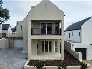 4 Bedroom House in Jamestown