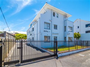 3 Bed Apartment in Kenilworth