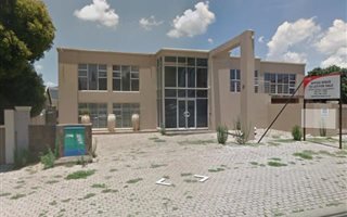 480 m² Office Space in Glenanda