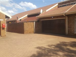 3 Bed Townhouse in Vanderbijlpark CW3