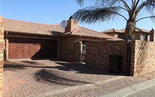 3 Bedroom House in Bartlett
