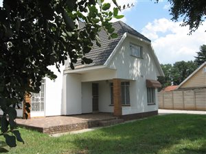 4 Bed House in Risiville