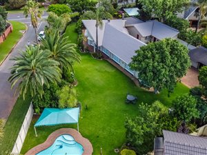 4 Bed House in Noordheuwel