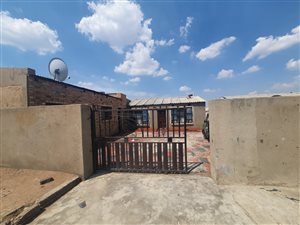 2 Bed House in Tembisa