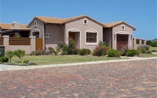 2 Bedroom House in Whale Rock