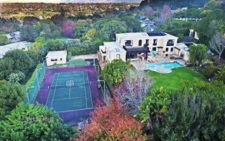 1761 m² Land available in Constantia