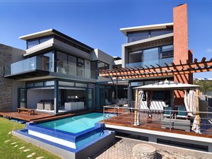 5 Bed House in Waterfall Country Village
