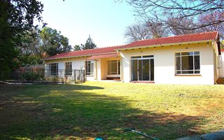 5 Bedroom House in Gallo Manor