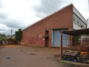 465 m² Industrial space in New Germany