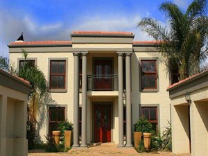 5 Bed House in Waterkloof Ridge