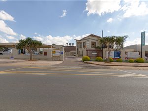 851 m² Commercial space in Wilro Park