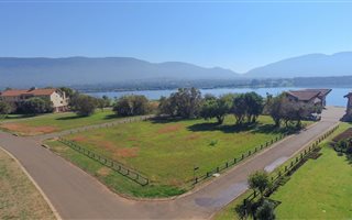 2445 m² Land available in The Coves