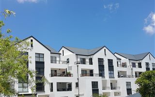 3 Bedroom Apartment in Somerset West Central