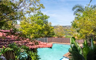 4 Bedroom House in Kloofendal