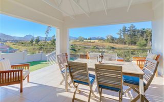 3 Bedroom House in Kraaibosch