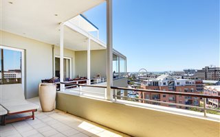 4 Bedroom Apartment in Waterfront