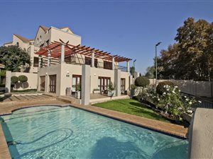 2 Bed Apartment in Sunninghill