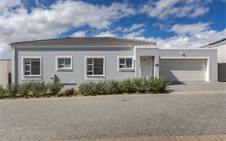 3 Bedroom House in Westbrook