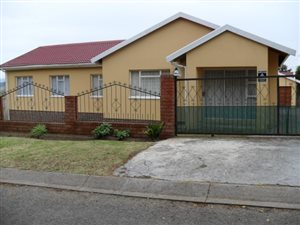 4 Bed House in Amatola View