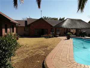 4 Bed House in Brackendowns