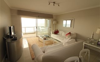 2 Bedroom Apartment in Bantry Bay