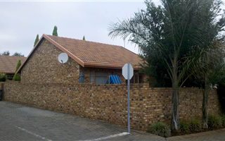 2 Bedroom Townhouse in Bronberrick