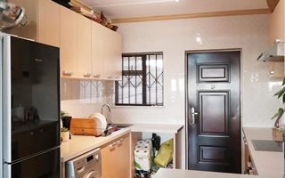 2 Bedroom Apartment in Carlswald Estate