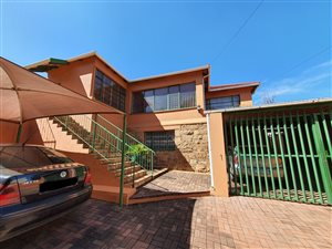 4 Bed House in Kensington