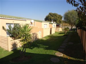 3 Bed Townhouse in Florida Lake