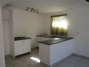 2 Bed Garden Cottage in Robindale