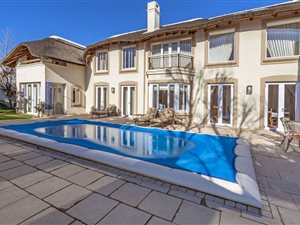5 Bed House in Erinvale Estate