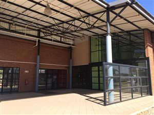 3660 m² Commercial space in Rosslyn