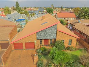 4 Bed House in Lenasia South