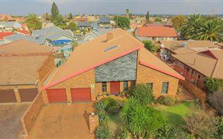 4 Bedroom House in Lenasia South