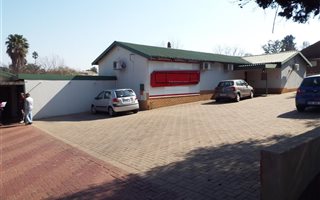 425 m² Office Space in Witbank