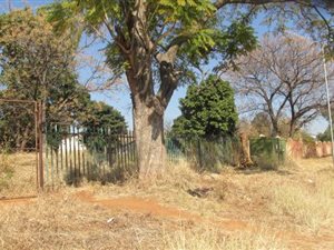 1.1 ha Land available in Karen Park