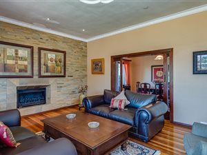 4 Bed House in Parsons Hill