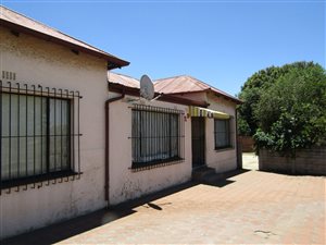5 Bed House in La Rochelle