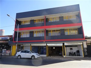 2000 m² Commercial space in Bertrams