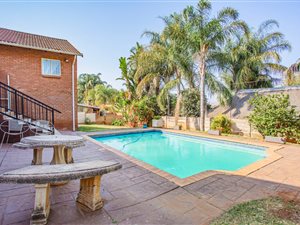 4 Bed House in Suiderberg