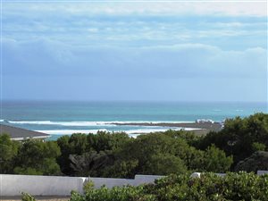 822 m² Land available in Struisbaai